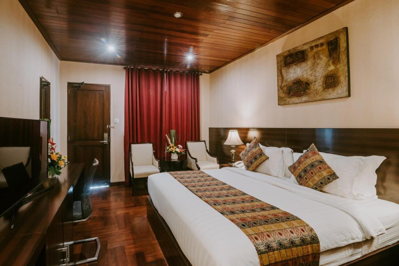 Arthur Suites By Mahavilas Kuta Lombok Exteriör bild