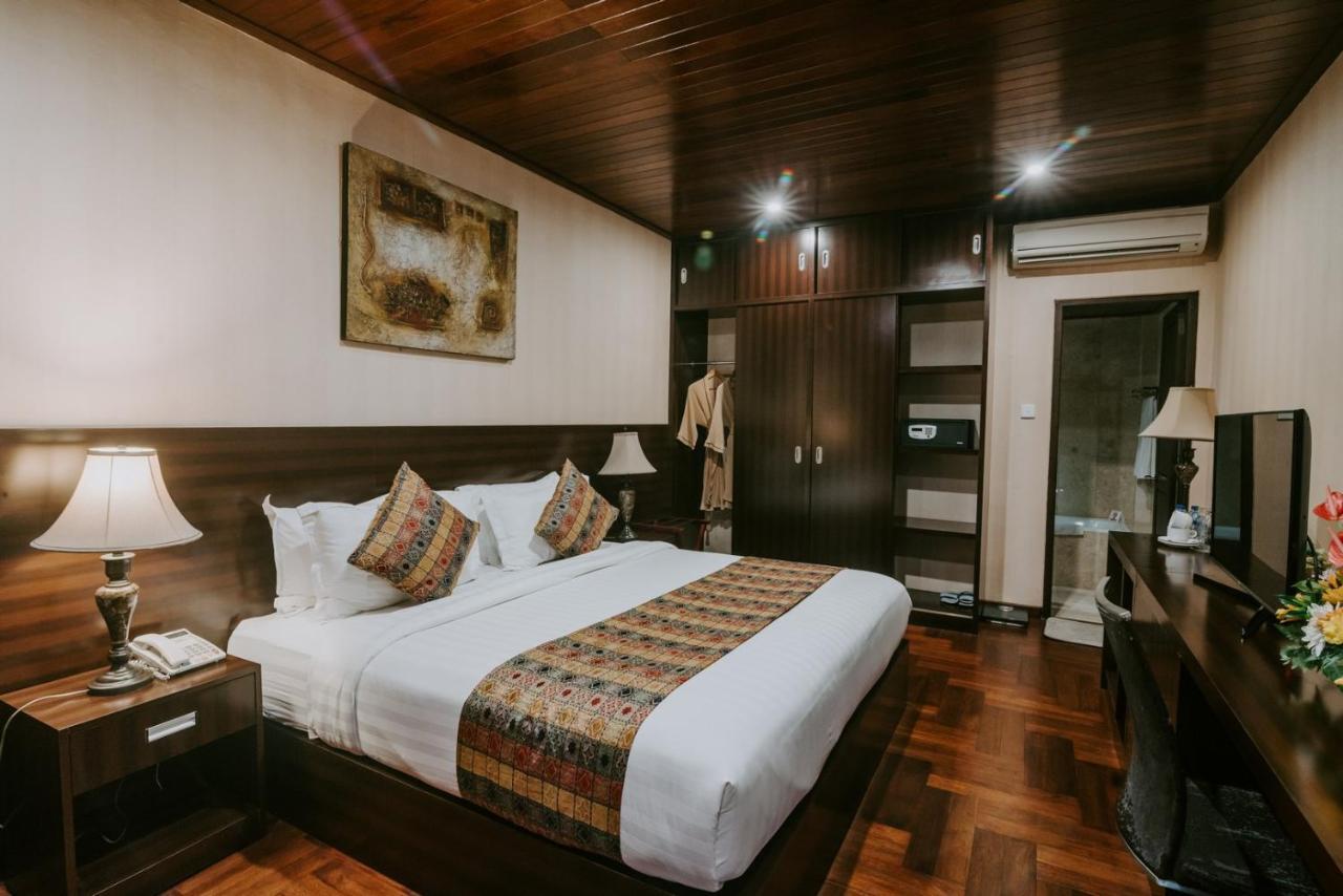 Arthur Suites By Mahavilas Kuta Lombok Exteriör bild